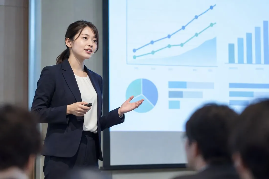 学会で自院のデータを発表する医療者